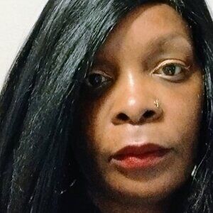 Meet your Posher, Dee